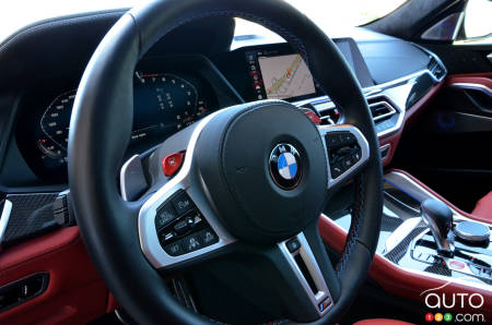 2021 BMW X6 M Competition, steering wheel